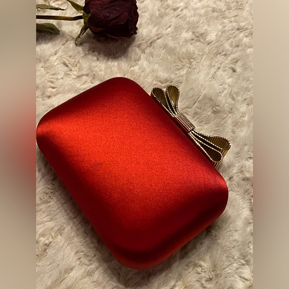 TALBOTS red purse.